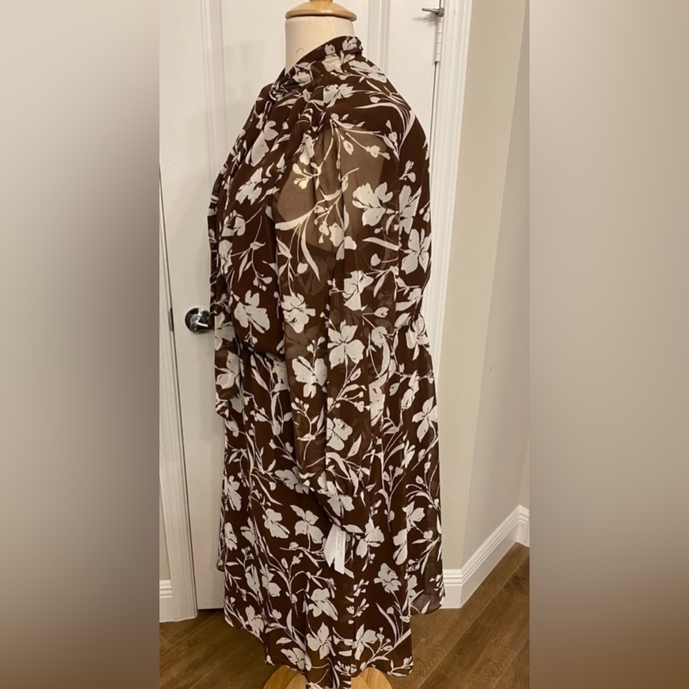 Plus Dress 🤎🤍 - Picture 5 of 7